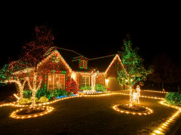 What to Consider Before Decorating Your Lawn for Christmas