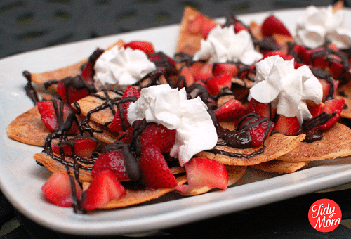 Recipe: strawberry dessert nachos